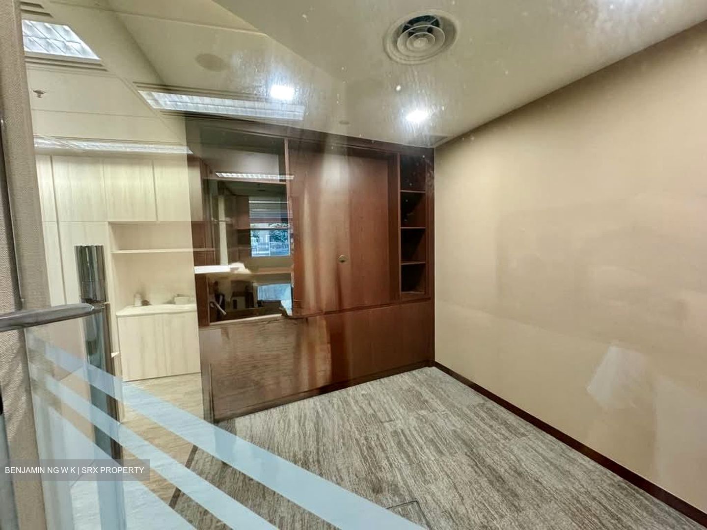 Samsung Hub (D1), Office #545146451